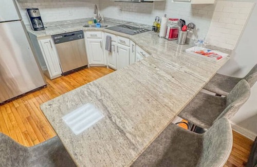 Central Business District Apartment | Excellent location!Comfy Studio near Manhattan