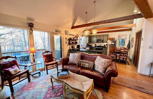 Boone Cottage | Excellent location to Boone, Blowing Rock and Blue Ridge Parkway!