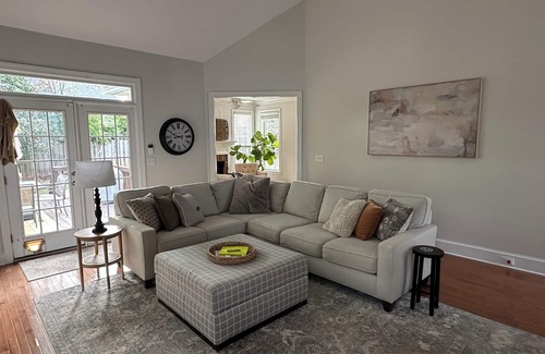 Martinez House | Excellent Masters Rental - 5 Miles from Course!