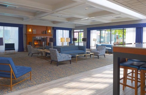 Wenatchee House | Excellent Pick! Comes w/ Free Parking & Breakfast, Pool, Pets Allowed!