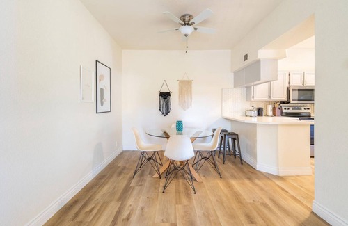 Oak Park House | Excellent Thousand Oaks 2BR, near Shopping, Dining & Bars, by Blueground