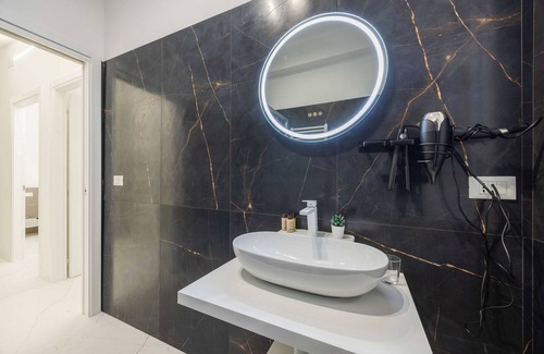 Bolognina House | Excelsior Station Suite