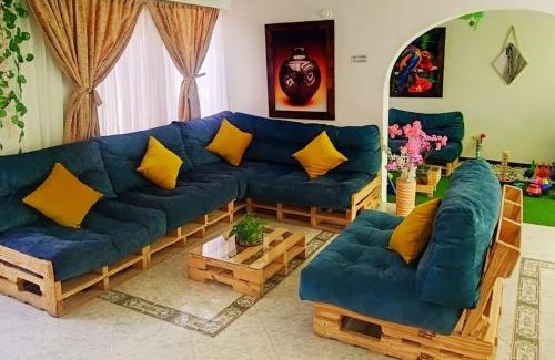 Laureles House | Excepcional Casa Privada para Familias y Grupos - Excelente Ubicación