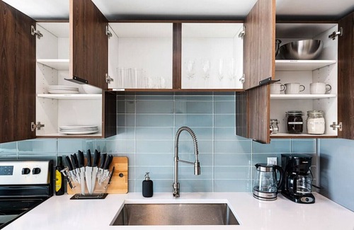 Rio Grande Apartment | Exceptional 1BD/BA-PoolHotTubGymParking- Downtown!