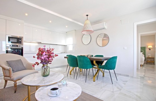 El Arenal Apartment | Exceptional 2 bd apartment facing the Cathedral. Constitución I