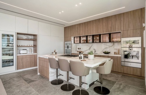 Benahavis Villa | Exceptional 6 beds Villa with Panoramic Views