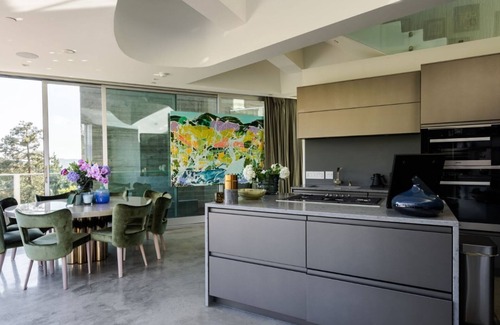 Beachwood Canyon Villa | Exceptional Architectural Home in Hollywood Hills