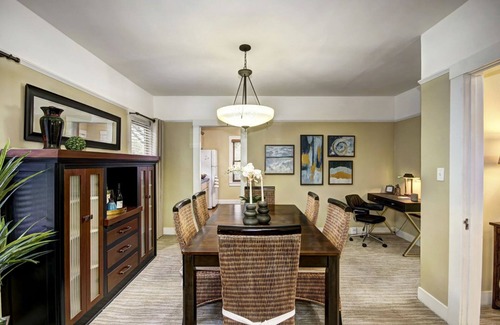 Downtown Sacramento Apartment | Exceptional charming spacious 2bedroom French colonial in desirable midtown area