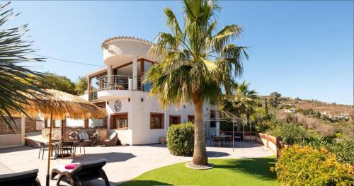 Torrox Apartment | Exceptional Costa del Sol Villa Apartment BALCON DE TORROX for 4 Heated pool Amazing views & quality