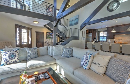 Glenwood Springs House | Exceptional Creekside Retreat on 15 Acres w/Stunning Views, Hot Tub& Near Skiing
