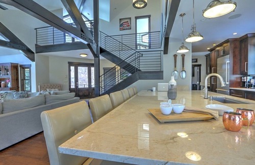 Glenwood Springs House | Exceptional Creekside Retreat on 15 Acres w/Stunning Views, Hot Tub& Near Skiing
