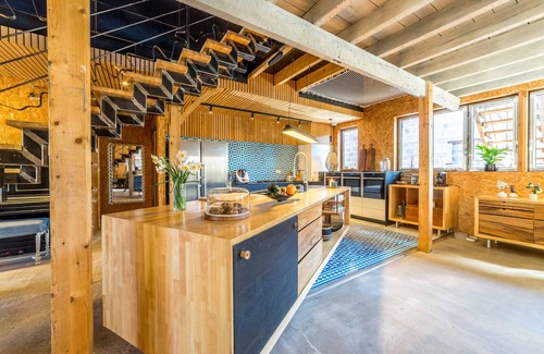 Brive-la-Gaillarde House | Exceptional loft with swimming pool and large spaces - 11 people