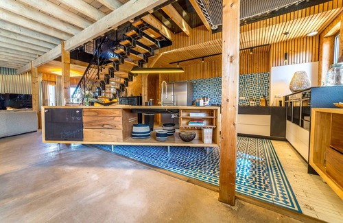 Brive-la-Gaillarde House | Exceptional loft with swimming pool and large spaces - 11 people