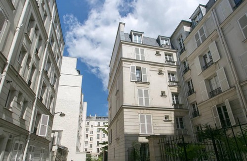 Chaillot Apartment | Exceptional Location: 2min walking from Trocadero and 10min from Eiffel Tower