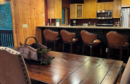 Harbor Springs House | Exceptional, spacious, 4 bedroom chalet in Harbor Springs right at Nubs Nob.