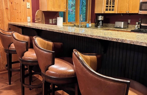 Harbor Springs House | Exceptional, spacious, 4 bedroom chalet in Harbor Springs right at Nubs Nob.