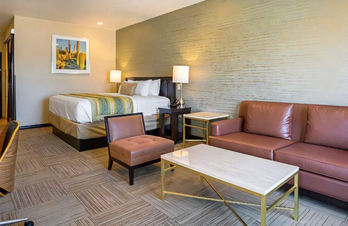 Sunland Park House | Exceptional Suite! Superb Amenities & Location