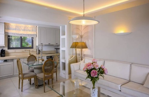 Kounelion Villa | Exclusiv Villa with 6 bedrooms , private pool , great view