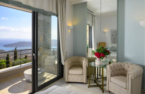 Kounelion Villa | Exclusiv Villa with 6 bedrooms , private pool , great view