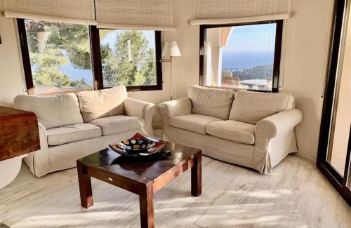 Tamariu House | Exclusiva Villa, Piscina Privada y Vistas al Mar