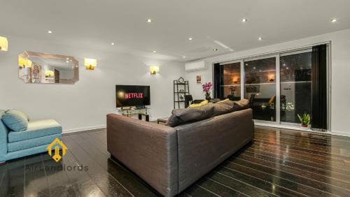 Swiss Cottage Apartment | Exclusive 1 bed 1 bath in St John's Wood