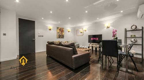 Swiss Cottage Apartment | Exclusive 1 bed 1 bath in St John's Wood