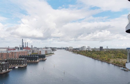 Sydhavnen Apartment | Exclusive 2BR in "Metropolis" architectural building, w/ city and harbour views
