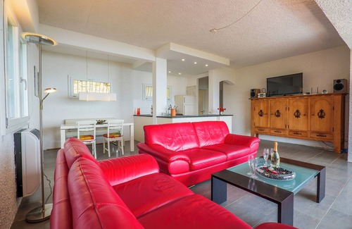 Agra Apartment | Exclusive 3-room apartment with spectacular lake views and elegant pool area