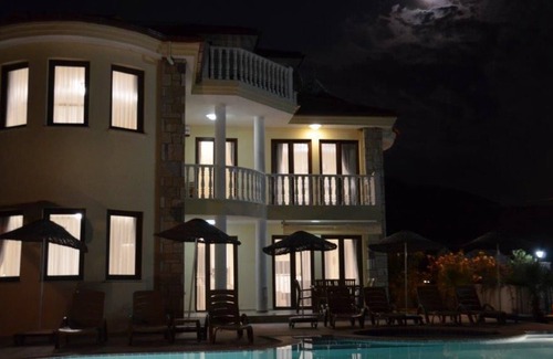 Dalyan City Center Villa | Exclusive 4 Bedroom Villa With Private Pool Overlooking The Rock Tombs