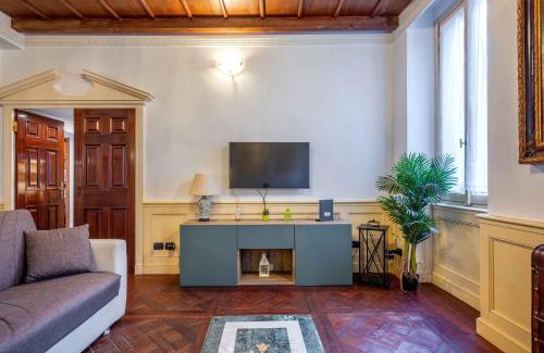 Tricolore Apartment | Exclusive 4 bedrooms apartment near Duomo