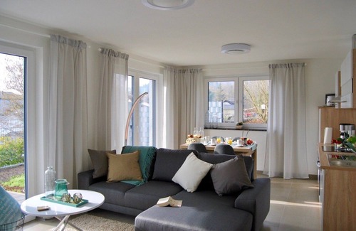 Schwemlingen Apartment | Exclusive 5-star apartment with private garden, terrace with view over the Saar valley