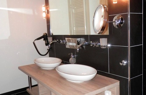 Wremen Apartment | Exclusive and modern furnished apartment, incl. Sauna and WiFi, 100 m to the beach