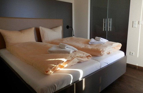 Wremen Apartment | Exclusive and modern furnished apartment, incl. Sauna and WiFi, 100 m to the beach