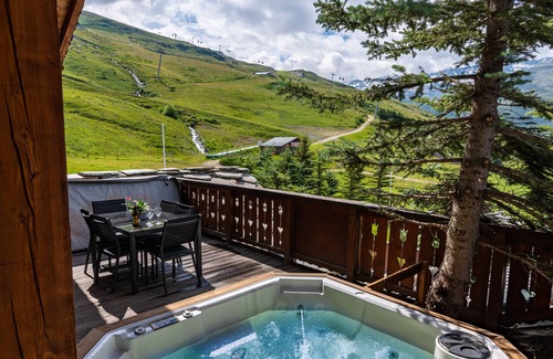 Reberty Ski Chalet | Exclusive Chalet skis
