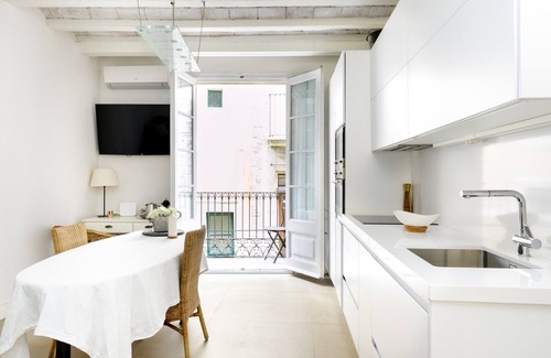 Gothic Quarter Apartment | Exclusive city center flat in the heart of BCN- La Nona
