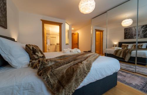 Klosters Platz Apartment | Exclusive Glacier View Apartment 1-4 Pers