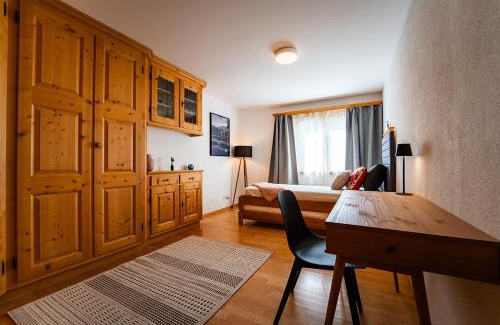 Klosters Platz Apartment | Exclusive Glacier View Apartment 1-4 Pers