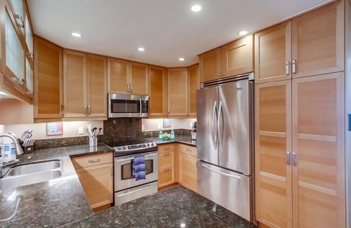 Central Mission Beach Condo | Exclusive Ground Fl Patio 3 Levels of WaterFront A/C