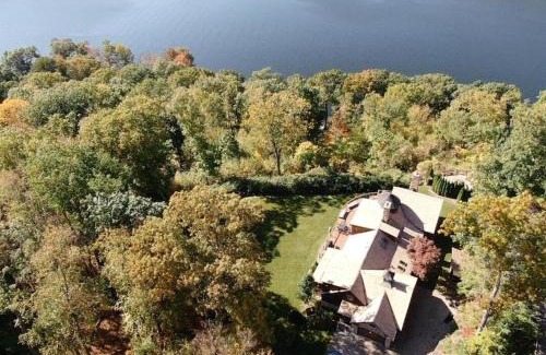 New Fairfield House | Exclusive High End Candlewood Lake retreat