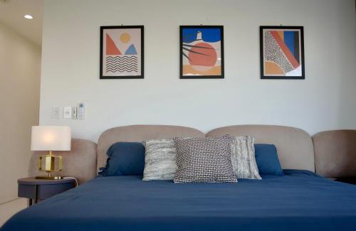 Hollywood Hills West House | Exclusive Hillside Hideaway-Private Room