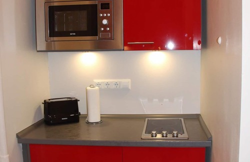 Moabit Apartment | Exclusive holiday apartment in Berlin's old building with private terrace
