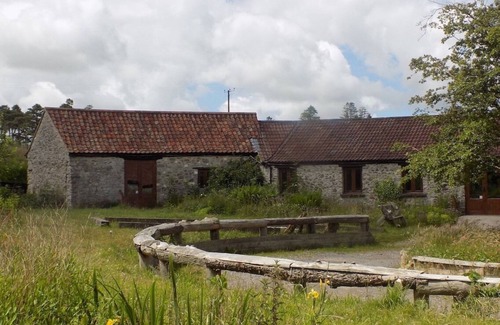 Compton Martin House | Exclusive Horseshoe barn venue with accommodation