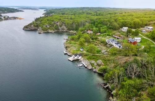 Nosund Villa | Exclusive house with private boathouse