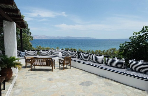 Paros House | Exclusive independent villa with pool by the seaside, Wi-Fi