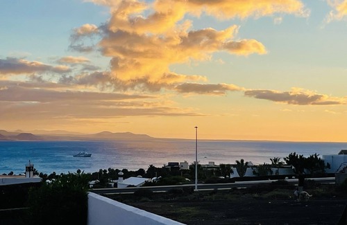 Playa Blanca Villa | Exclusive location, Playa Blanca, heated pool, sea views, near the beach, WiFi