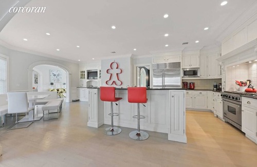 East Quogue House | Exclusive location with spacious interior offering many amenities.