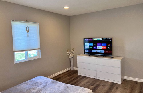 Duarte House | Exclusive Luxury Venue: Host Unforgettable Stay in Style