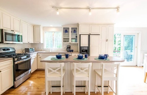 North Chatham House | Exclusive Neighborhood 1/2 mi from Jackknife Beach