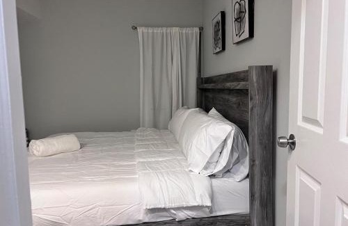 Ampere Apartment | Exclusive Spacious 2 Kings Bed by EWR NYC