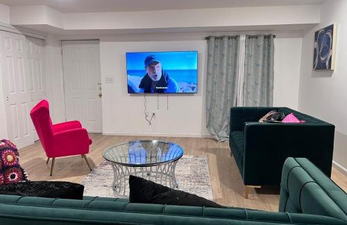 Ampere Apartment | Exclusive Spacious 2 Kings Bed by EWR NYC